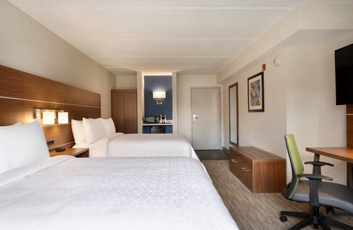 Plattsburgh Hotel | Holiday Inn Express Plattsburgh by IHG