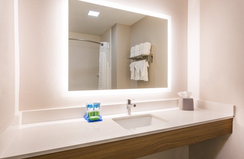 Plymouth Hotel | Holiday Inn Express Plymouth by IHG