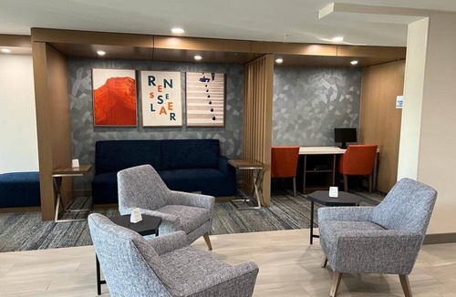 Rensselaer Hotel | Holiday Inn Express Rensselaer by IHG