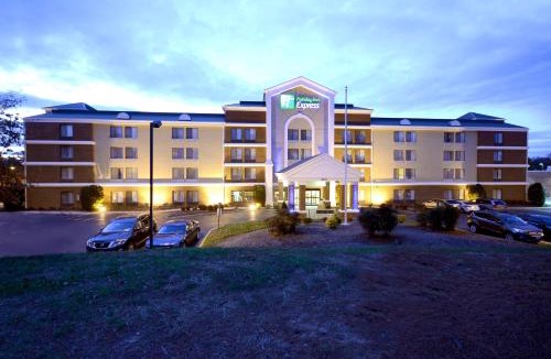 Innsbrook Hotel | Holiday Inn Express Richmond I-64 Short Pump Area by IHG