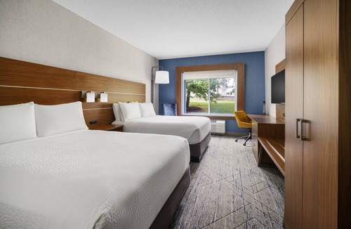 East Irondequoit Hotel | Holiday Inn Express Rochester NE- Irondequoit by IHG