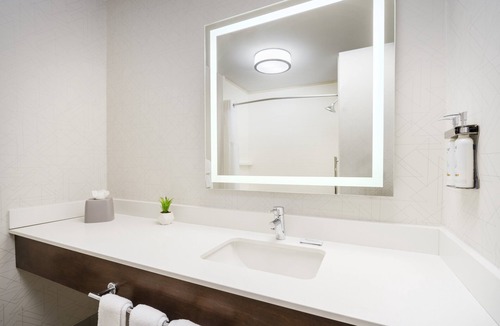 East Irondequoit Hotel | Holiday Inn Express Rochester NE- Irondequoit by IHG