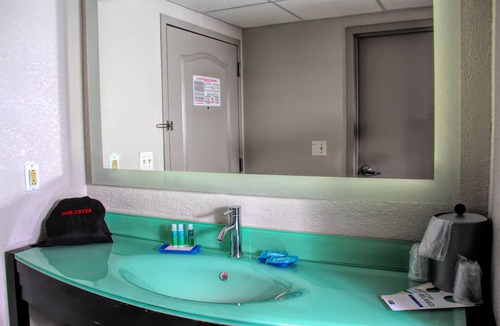 North Greece Hotel | Holiday Inn Express Rochester - Greece by IHG