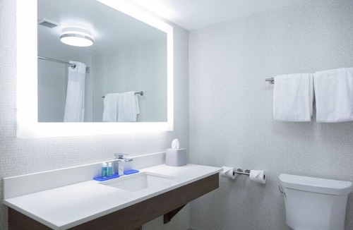 Charlottetown Hotel | Holiday Inn Express & Suites Charlottetown by IHG