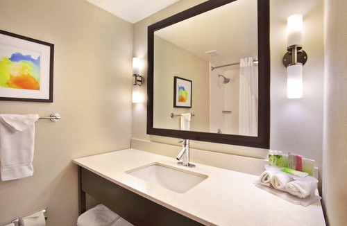 Sault Ste. Marie Hotel | Holiday Inn Express Sault Ste Marie by IHG