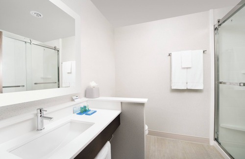 North San Antonio - SAT Hotel | Holiday Inn Express & Suites San Antonio North - Windcrest by IHG