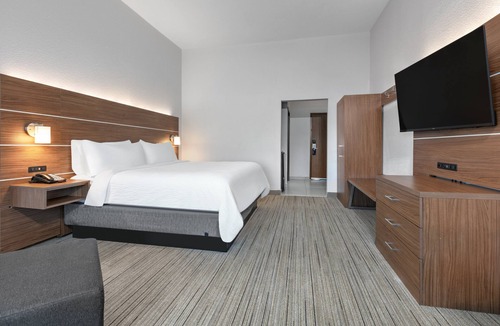 San Antonio Hotel | Holiday Inn Express San Antonio East I 10 by IHG