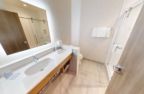 Schaumburg Hotel | Holiday Inn Express & Suites Chicago Schaumburg by IHG