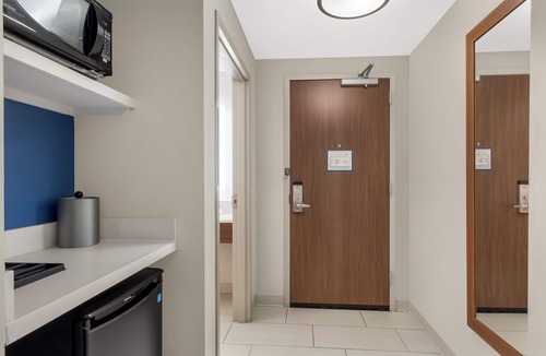 Spring Hill Hotel | Holiday Inn Express Spring Hill by IHG