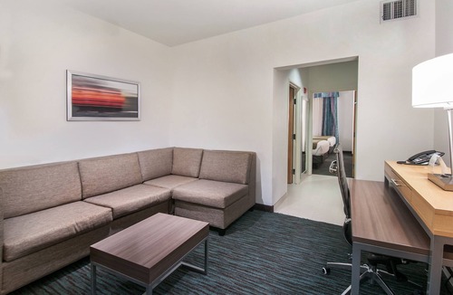 Near East Side Hotel | Holiday Inn Express San Antonio Rivercenter Area by IHG