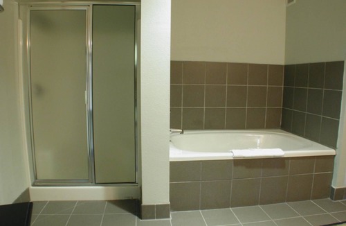 Near East Side Hotel | Holiday Inn Express San Antonio Rivercenter Area by IHG