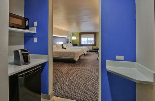 Santa Rosa Hotel | Holiday Inn Express SANTA ROSA by IHG
