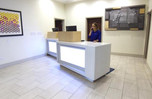 Seguin Hotel | Holiday Inn Express Seguin by IHG