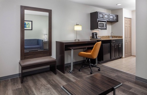 O'Fallon Hotel | Holiday Inn Express St. Louis West - O'Fallon by IHG