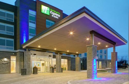 Collingwood Hotel | Holiday Inn Express & Suites - Collingwood