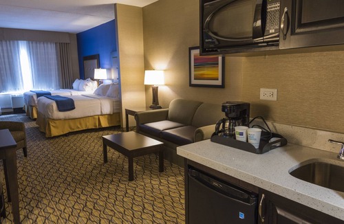 Thunder Bay Hotel | Holiday Inn Express & Suites Thunder Bay by IHG
