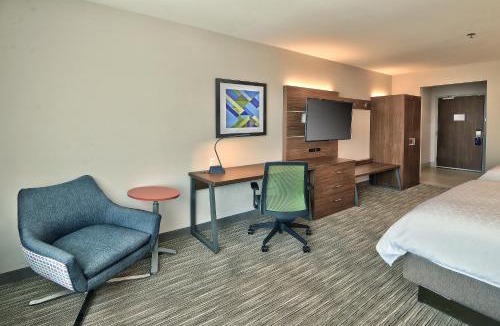 Northeast Heights Hotel | Holiday Inn Express & Suites - Albuquerque East by IHG
