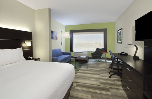 Brookshire Hotel | Holiday Inn Express & Suites Brookshire - Katy Freeway by IHG