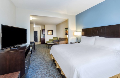 Floresville Hotel | Holiday Inn Express & Suites Floresville by IHG