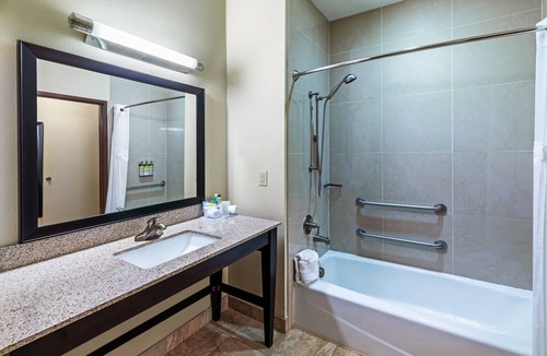 Floresville Hotel | Holiday Inn Express & Suites Floresville by IHG
