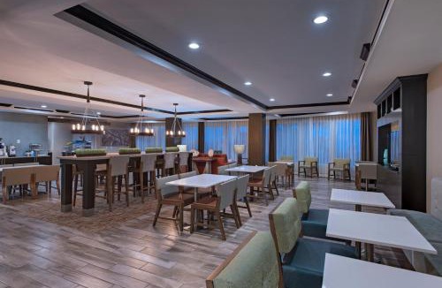 Grandview Hills Hotel | Holiday Inn Express & Suites Austin NW - Four Points by IHG