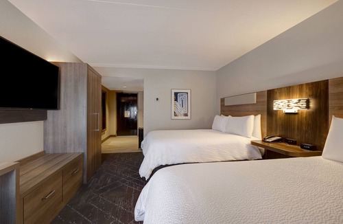 Rosedale Hotel | Holiday Inn Express & Suites Kansas City KU Medical Center by IHG
