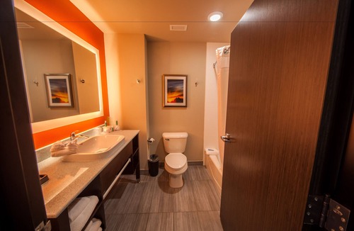 Central Oklahoma City Hotel | Holiday Inn Express & Suites Oklahoma City Southeast I-35 by IHG