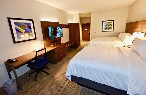 Perryville Hotel | Holiday Inn Express & Suites Perryville by IHG
