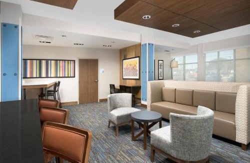 North San Antonio - SAT Hotel | Holiday Inn Express & Suites San Antonio North-Windcrest by IHG