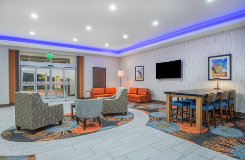 Stillwater Hotel | Holiday Inn Express & Suites Stillwater - University Area by IHG