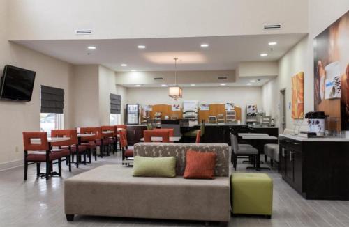 Sweetwater Hotel | Holiday Inn Express & Suites