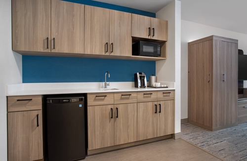 Terre Haute Hotel | Holiday Inn Express & Suites Terre Haute by IHG