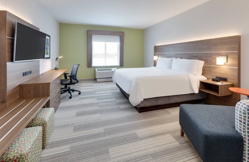 The Colony Hotel | Holiday Inn Express & Suites Plano - The Colony by IHG