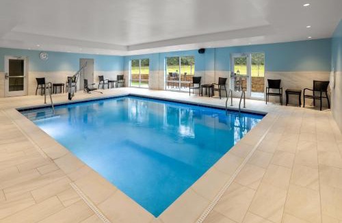 Waynesboro Hotel | Holiday Inn Express & Suites Waynesboro East