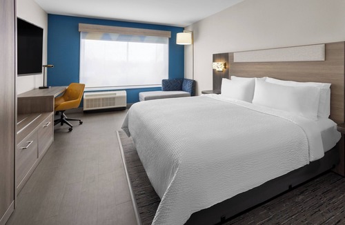 Waynesboro Hotel | Holiday Inn Express & Suites Waynesboro East by IHG