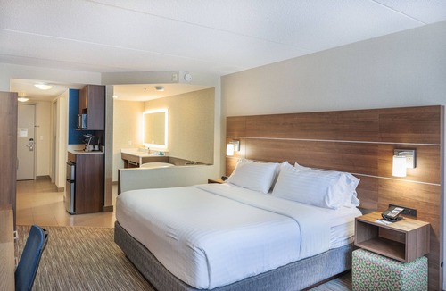 Cannifton Hotel | Holiday Inn Express & Suites Belleville by IHG