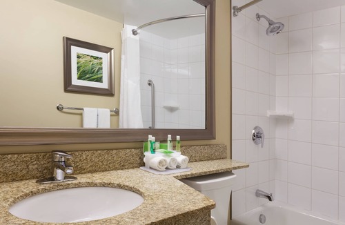 Fredericton Hotel | Holiday Inn Express & Suites Fredericton by IHG