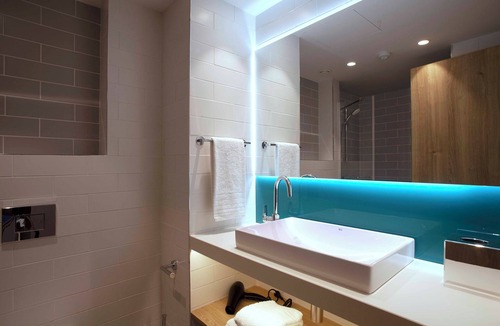 Sabadell Hotel | Holiday Inn Express & Suites Barcelona Sabadell by IHG