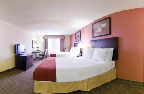 Alexandria Hotel | Holiday Inn Express & Suites Alexandria by IHG