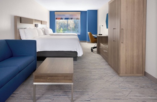 Carbondale Hotel | Holiday Inn Express & Suites Carbondale - University Area by IHG
