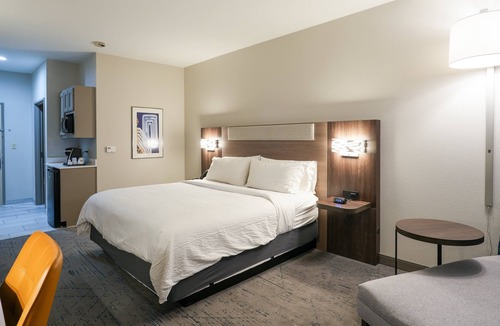 Cedar Hill Hotel | Holiday Inn Express & Suites Dallas Southwest-Cedar Hill by IHG