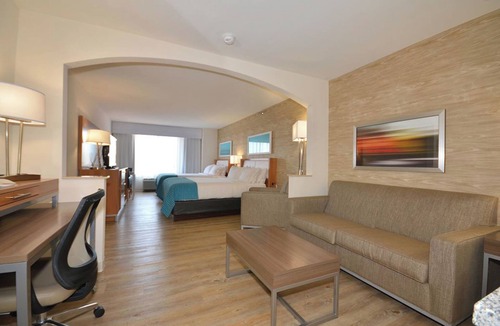 Farmington Hotel | Holiday Inn Express & Suites Farmington by IHG