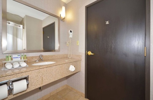 Farmington Hotel | Holiday Inn Express & Suites Farmington by IHG