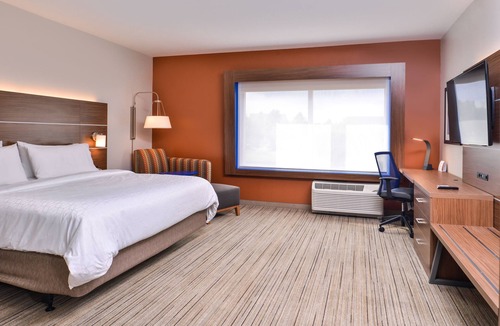 Farmville Hotel | Holiday Inn Express & Suites Farmville by IHG