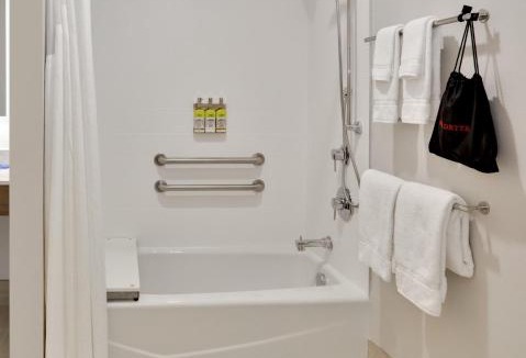 Roanoke Hotel | Holiday Inn Express & Suites Fort Worth North - Northlake by IHG
