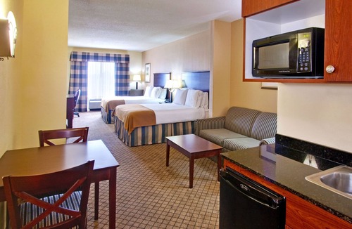 Millington Hotel | Holiday Inn Express & Suites Millington by IHG