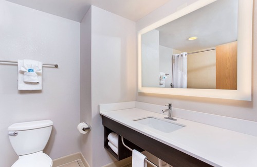 Morristown Hotel | Holiday Inn Express & Suites Morristown by IHG