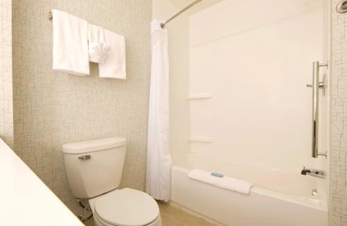 Port Huron Hotel | Holiday Inn Express & Suites Port Huron by IHG