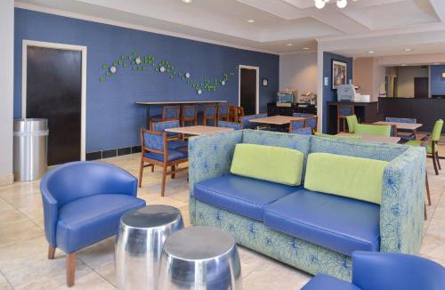 Southside Hotel | Holiday Inn Express & Suites San Antonio South by IHG