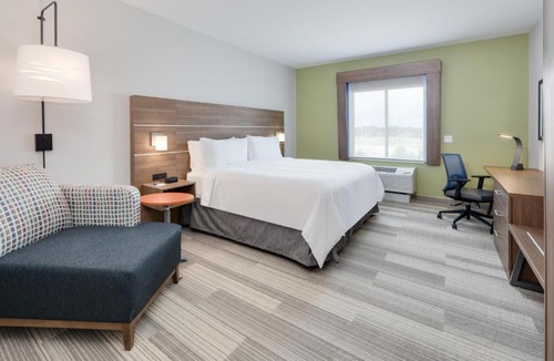 The Colony Hotel | Holiday Inn Express & Suites - Plano - The Colony by IHG